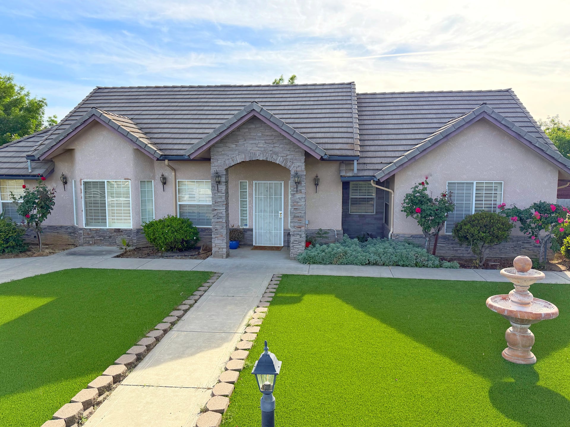 Full 3 Bedroom Home w/ room to Park Anything
