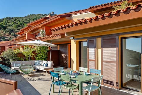 Top Airbnb: New F3, large terrace with sea view in Collioure