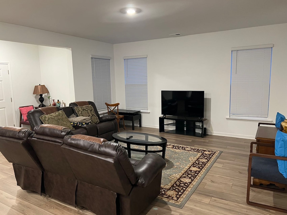 Large, beautiful home with plenty of parking!