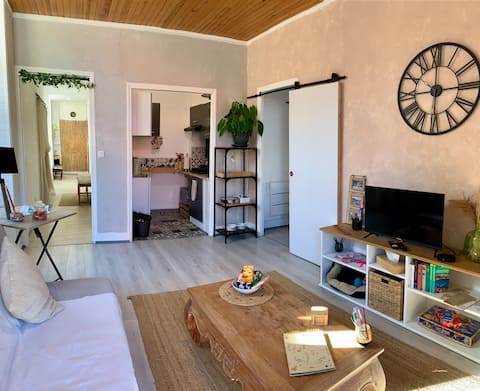 Comfortable and bright 2p in the heart of Sospel