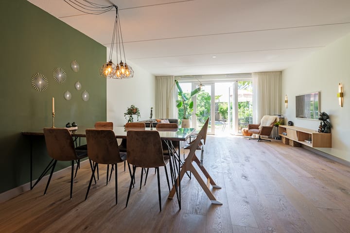 Ruim Opgezet Rijtjeshuis, Vlak Buiten Centrum - Heiloo