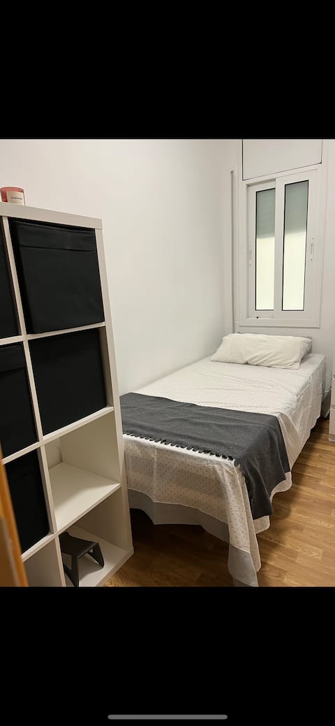 Private Room
only women