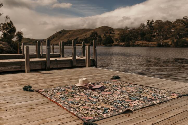 The Lake House Meadowbank: Waterfront Retreat gallery image 4