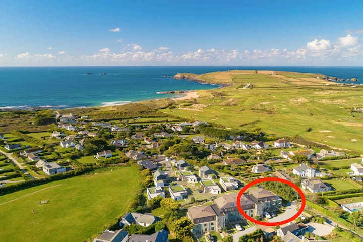 Coastal Apartment With Sea Views - Constantine Bay