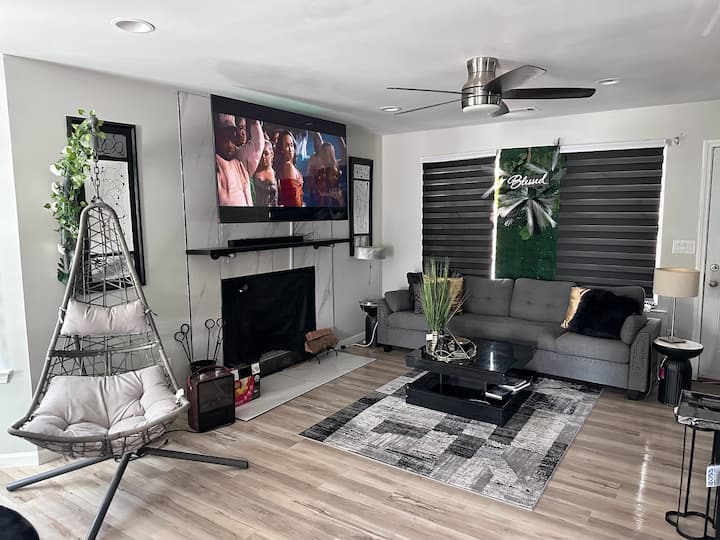 Stylish 3br Home Near Atl W/ Patio & Parking - South Fulton, GA