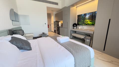 Top Airbnb: Eisa Elegant Suite 1 in Hadaeq Sheikh Mohammed Bin Rashid