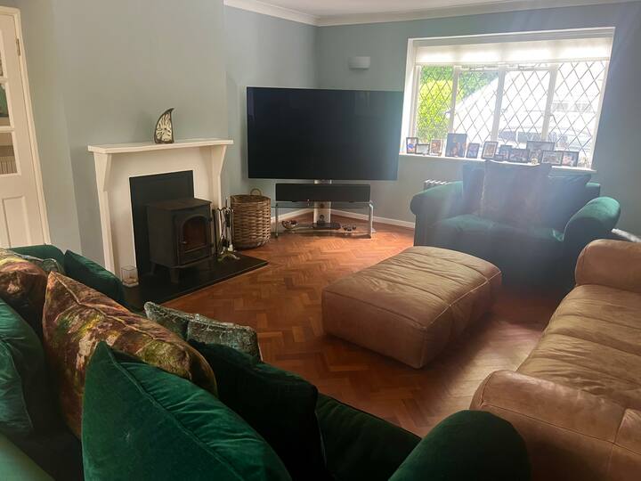 Peaceful Woodland Home - Farnham