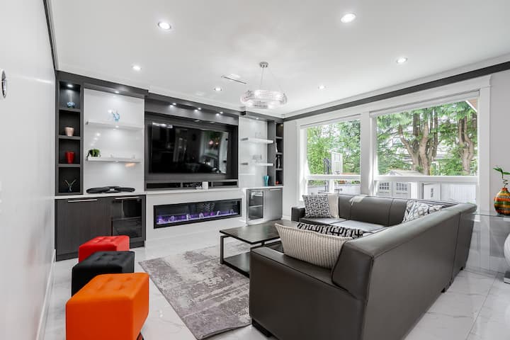 5BR FamilyFriendly/YVR/ Lux/Modern House w/AC