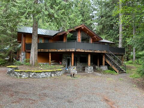 Mountain Magic -two kitchens-hot tub - Generator