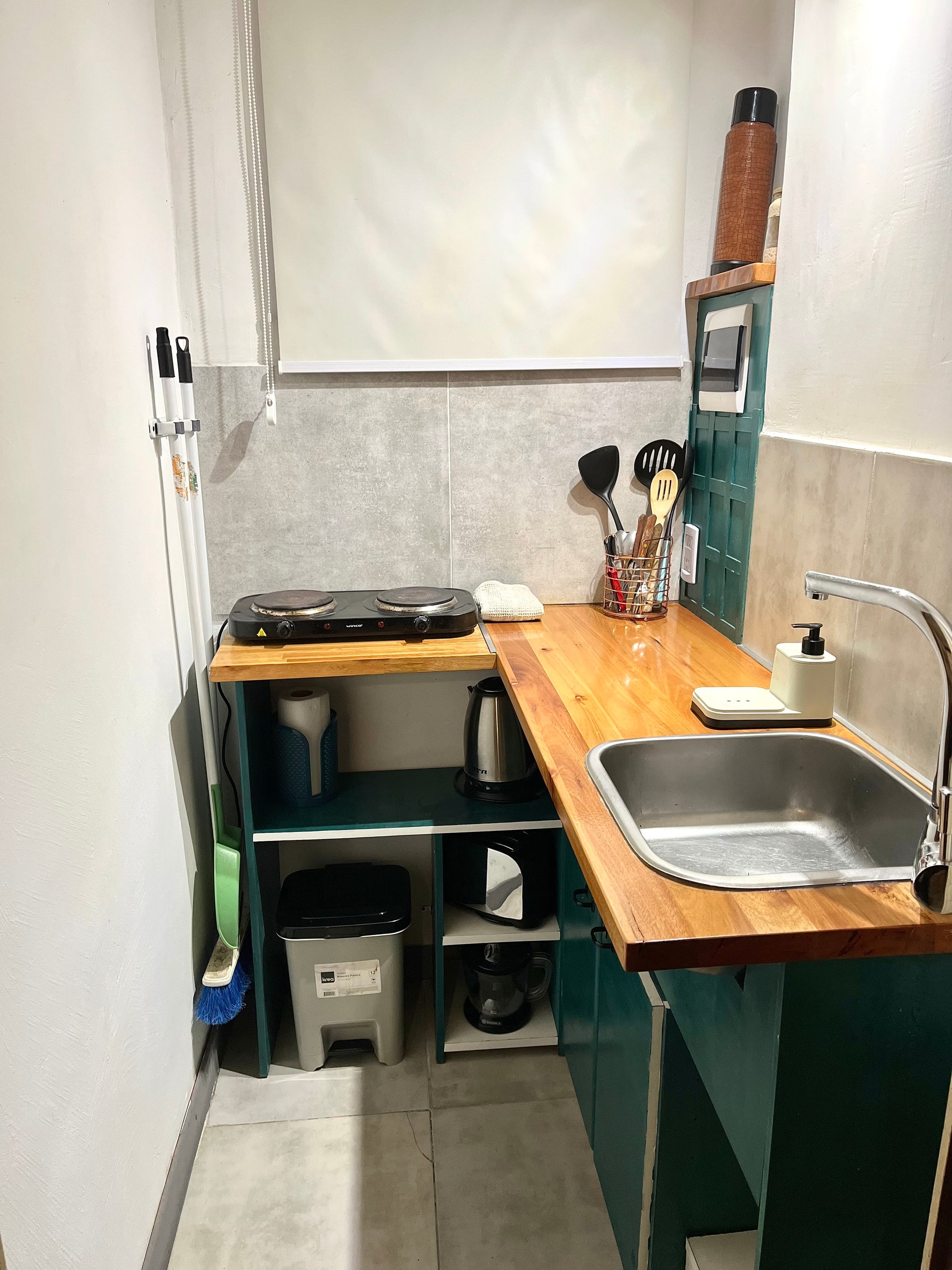 A bright and spacious studio apartment in the micro-center