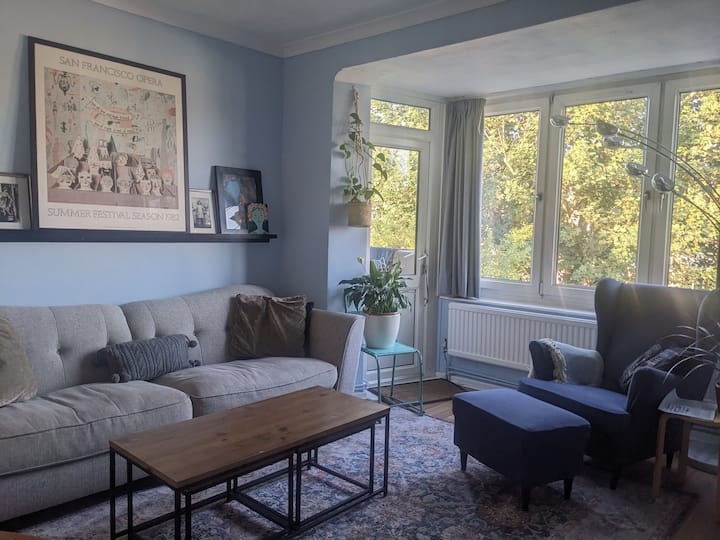 2 Bed Hackney Flat. Our Home - Gorgeous Light. - Greenwich