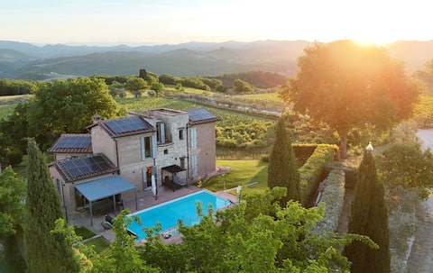 Siena villa, heated pool: Libertas Tuscan Hideaway