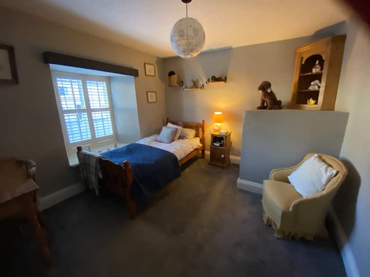 غرفة النوم 2