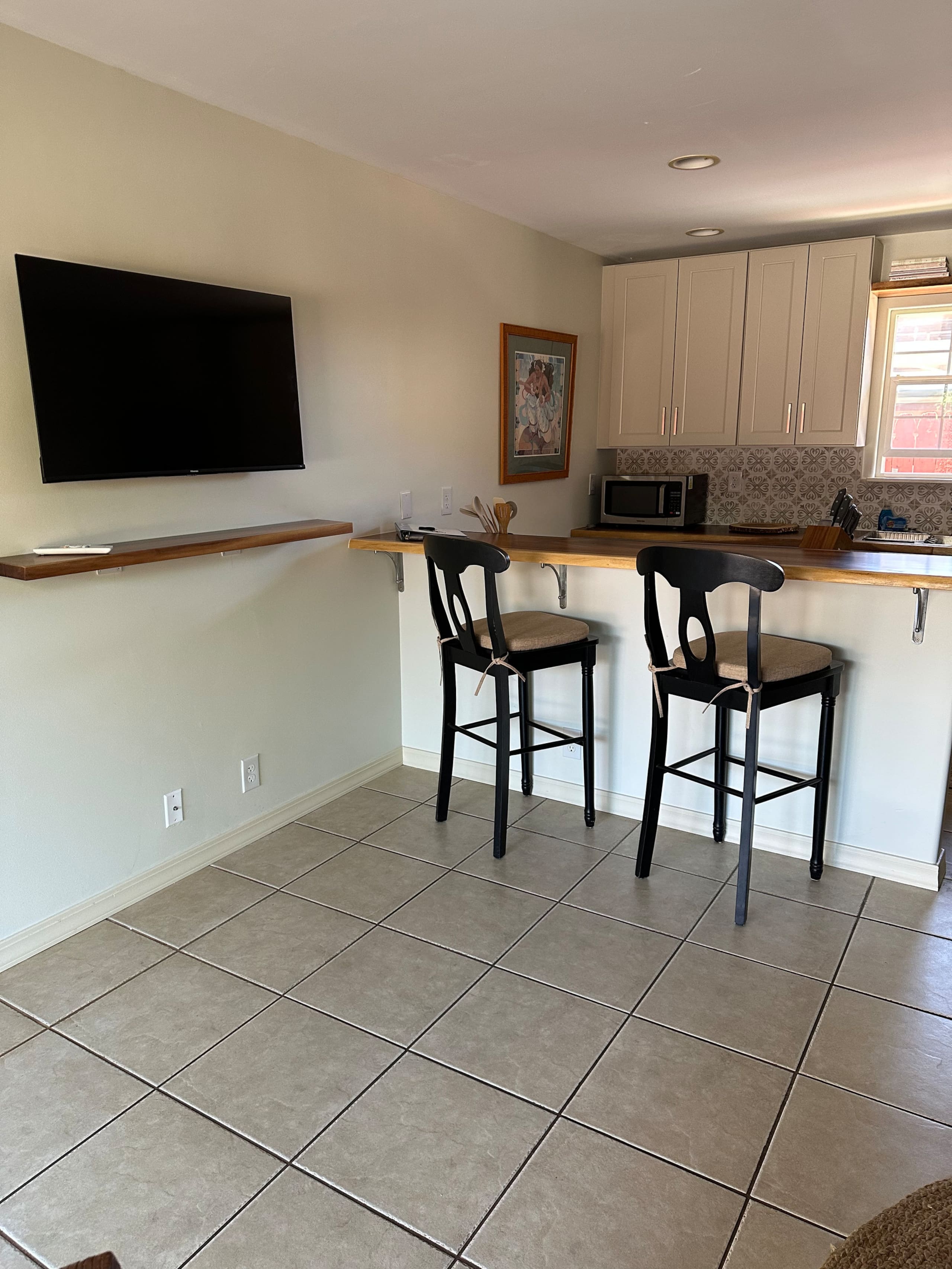 Home in Paia · ★4.93 · 1 bedroom · 1 bed · 1 bath - Image 4