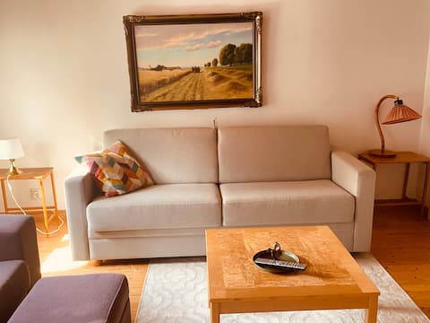 Popular Airbnb listing: Lidköping centrally. Private house. Bedroom with double bed in Lidköping