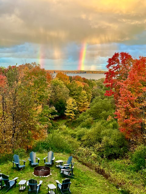 Large Cabin, 4bd/5ba, Torch Lake, Fall Colors