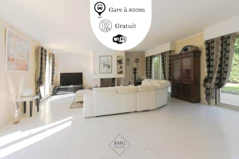 Golf house Disneyland Bmyguest