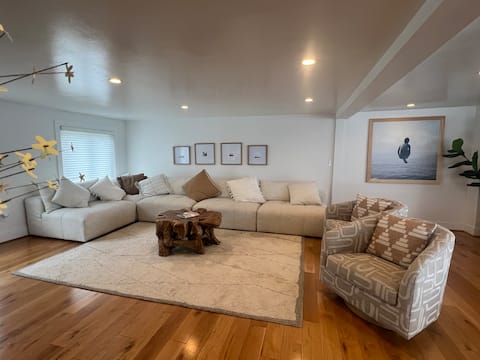 Popular Airbnb listing: The House at the Lake, only 16 miles from Bristol in Rochester