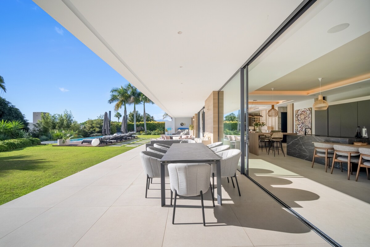 Villa Sierra Blanca 8 Hab, Sea Views, Pool, Gym 5