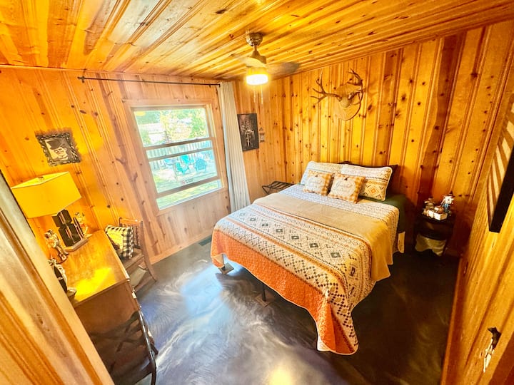 Есенна тема
Двойно легло