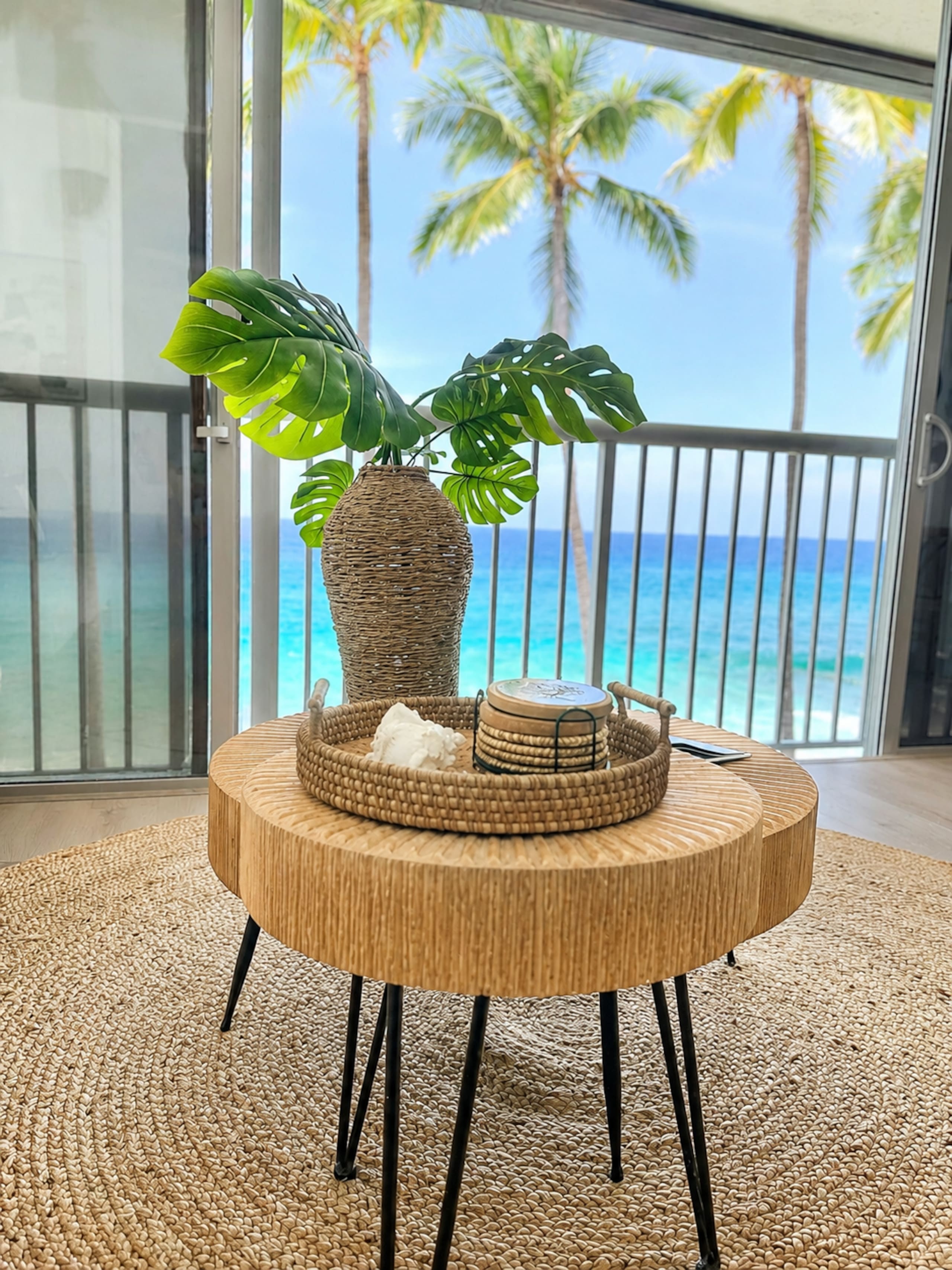 Boutique oceanfront Condo Studio Aug/Sep specials  - Image 9
