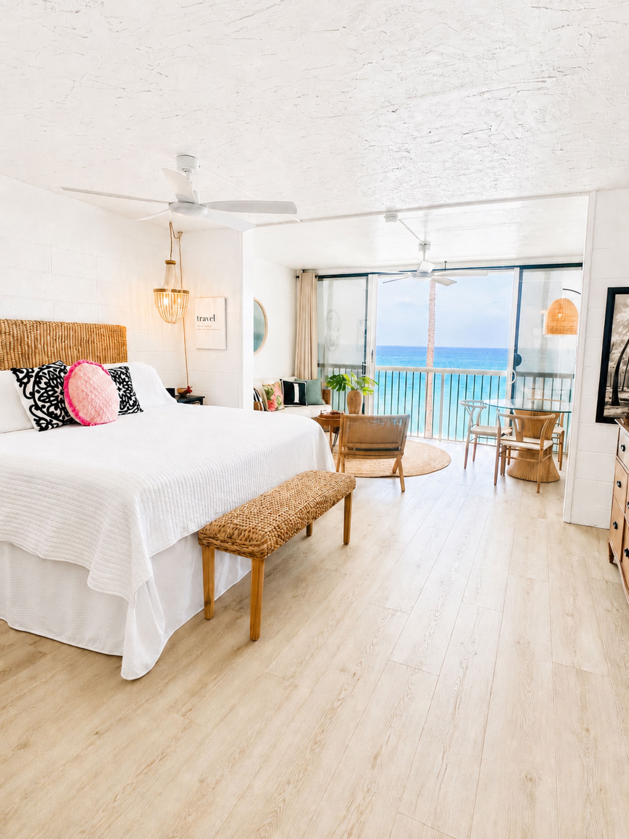 Boutique oceanfront Condo Studio Aug/Sep specials  - Image 11