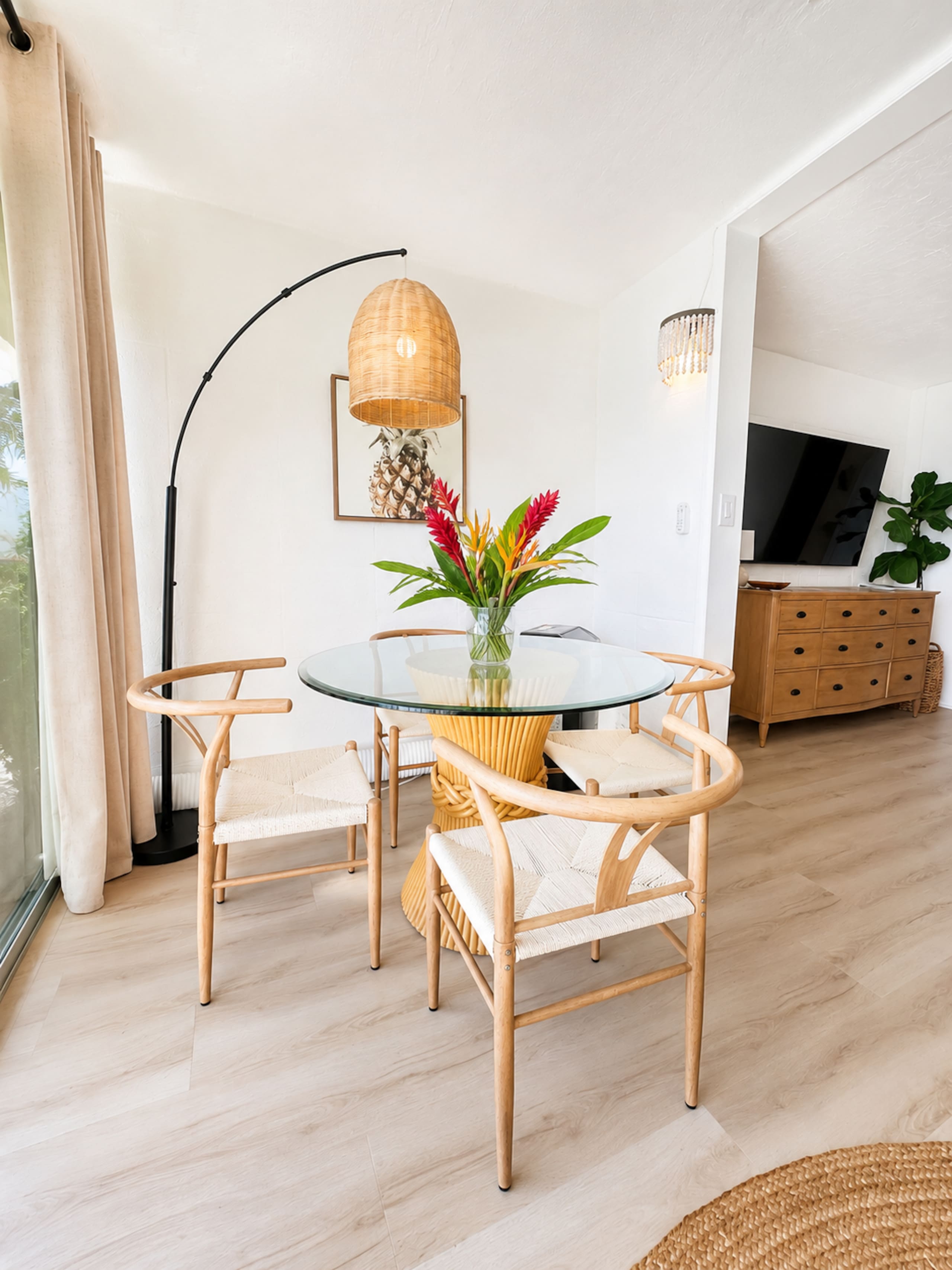 Boutique oceanfront Condo Studio Aug/Sep specials  - Image 7