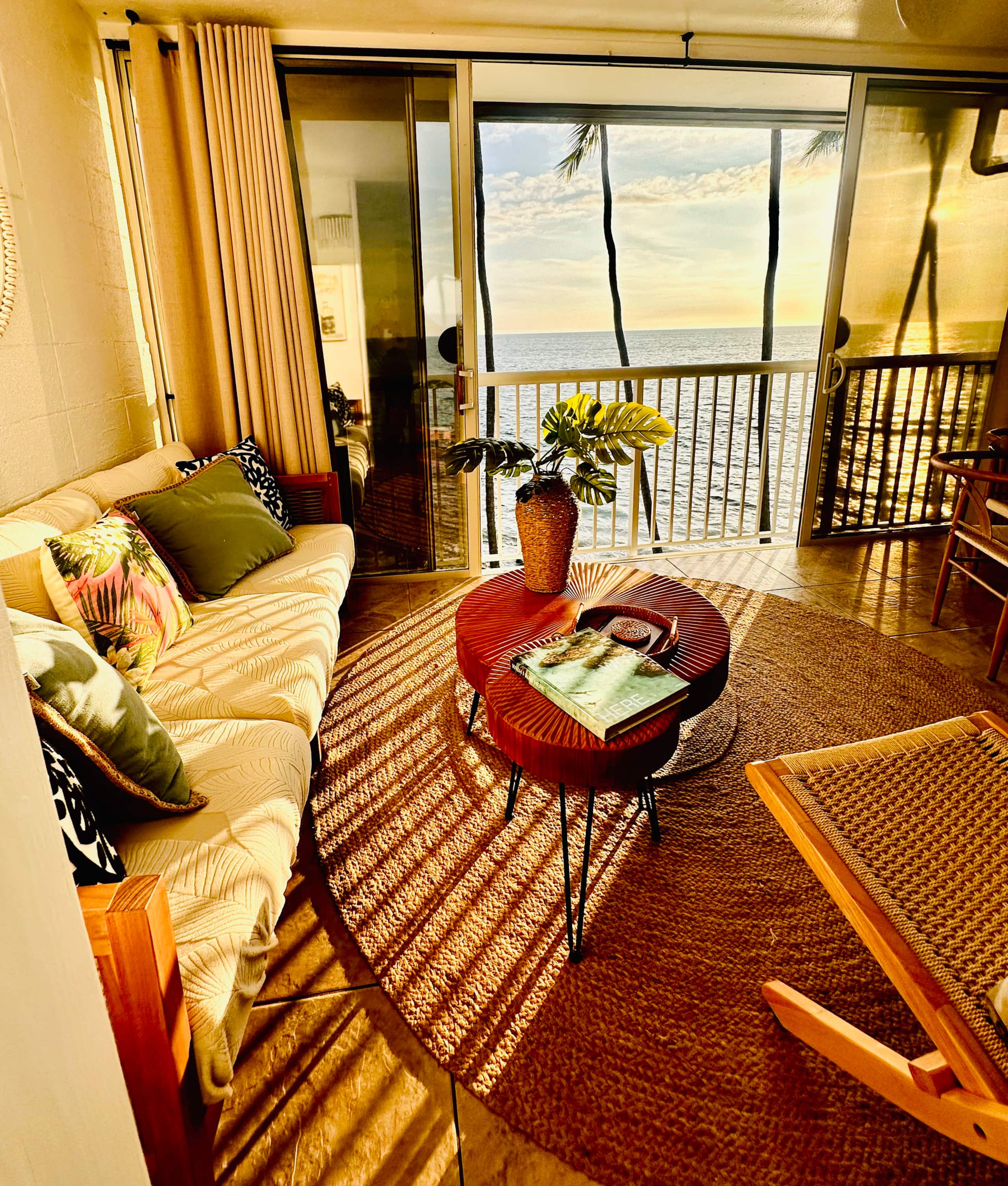 Boutique oceanfront Condo Studio Aug/Sep specials  - Image 1