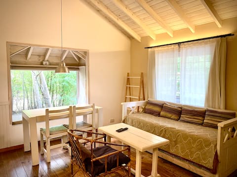 Airbnb con mejor rendimiento: Escape to your Refugio Íntimo y Cálido en el Bosque en Las Gaviotas