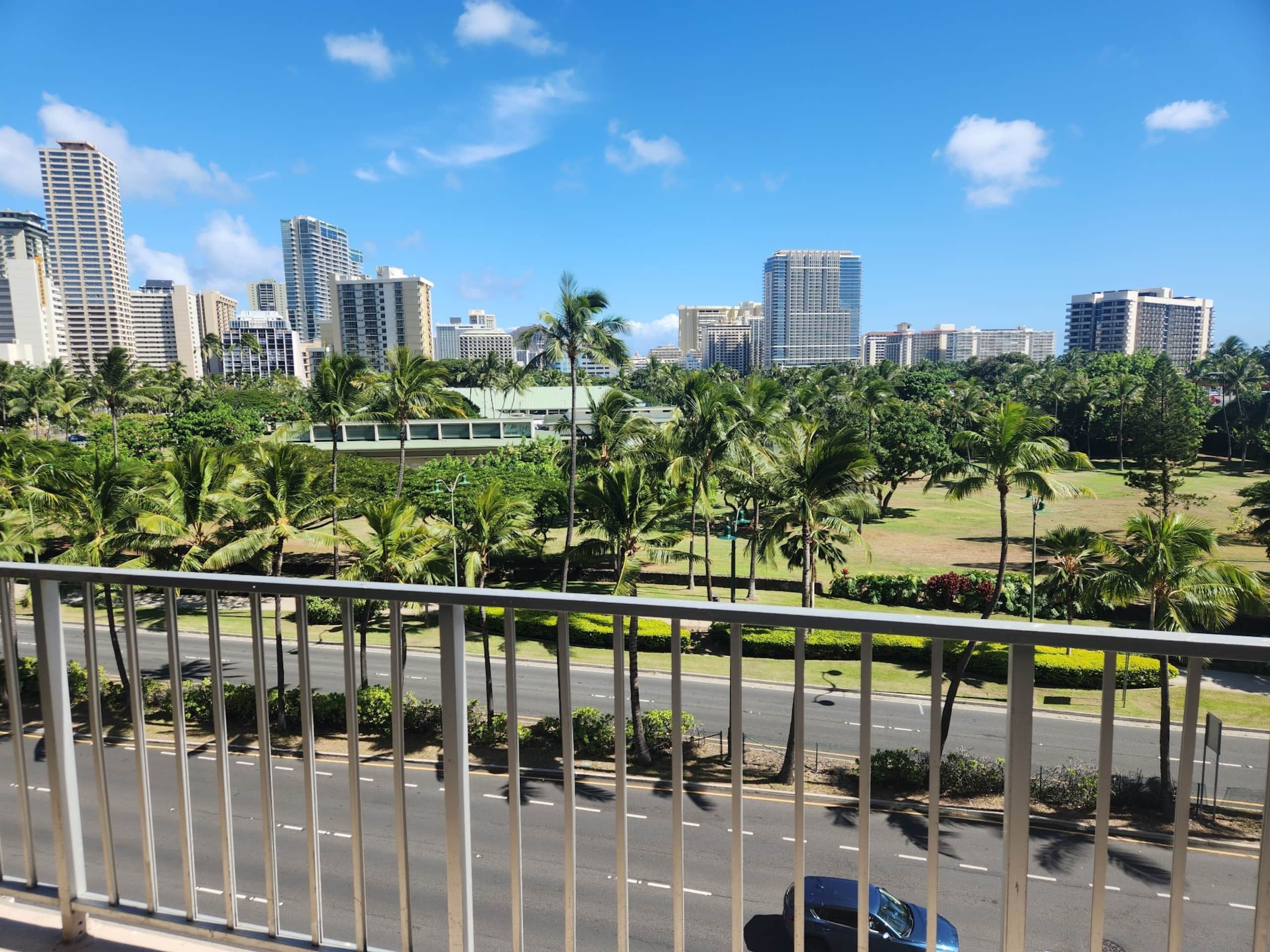 Beautiful City View & Near Beach - Image 8