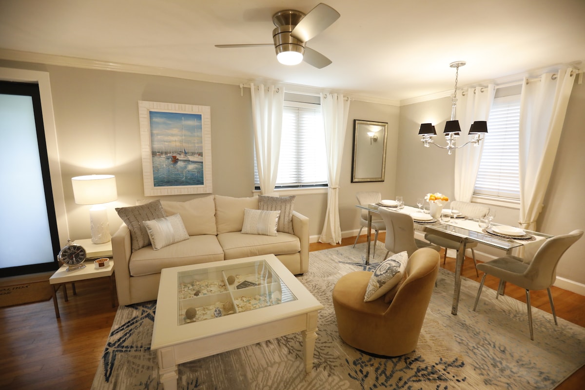 Top performing Airbnb: Private Coastal Apartment 2BR 1BA Near Brickell in Shenandoah South