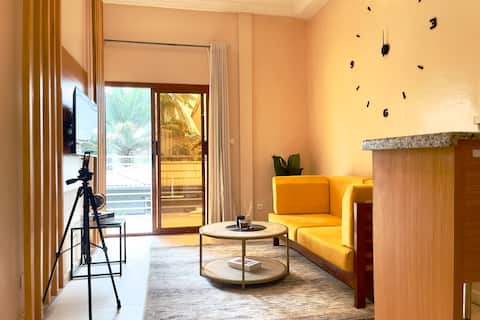 Bonapriso Suite 2 | Air conditioning • Security • Generator