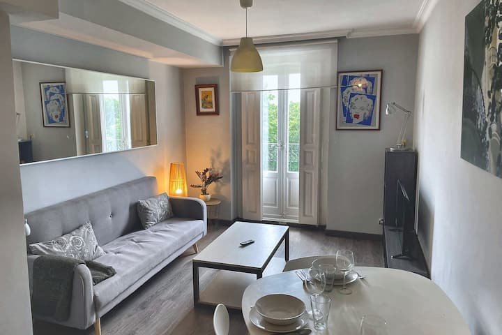 Estudio Con Balcón Al Retiro - Madrid