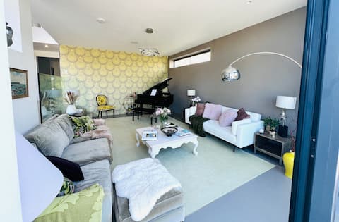 Awesome family house. Sea views