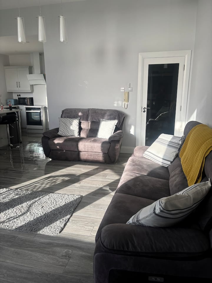 Salthill 2 Bed Apartment With Ocean View - Galway