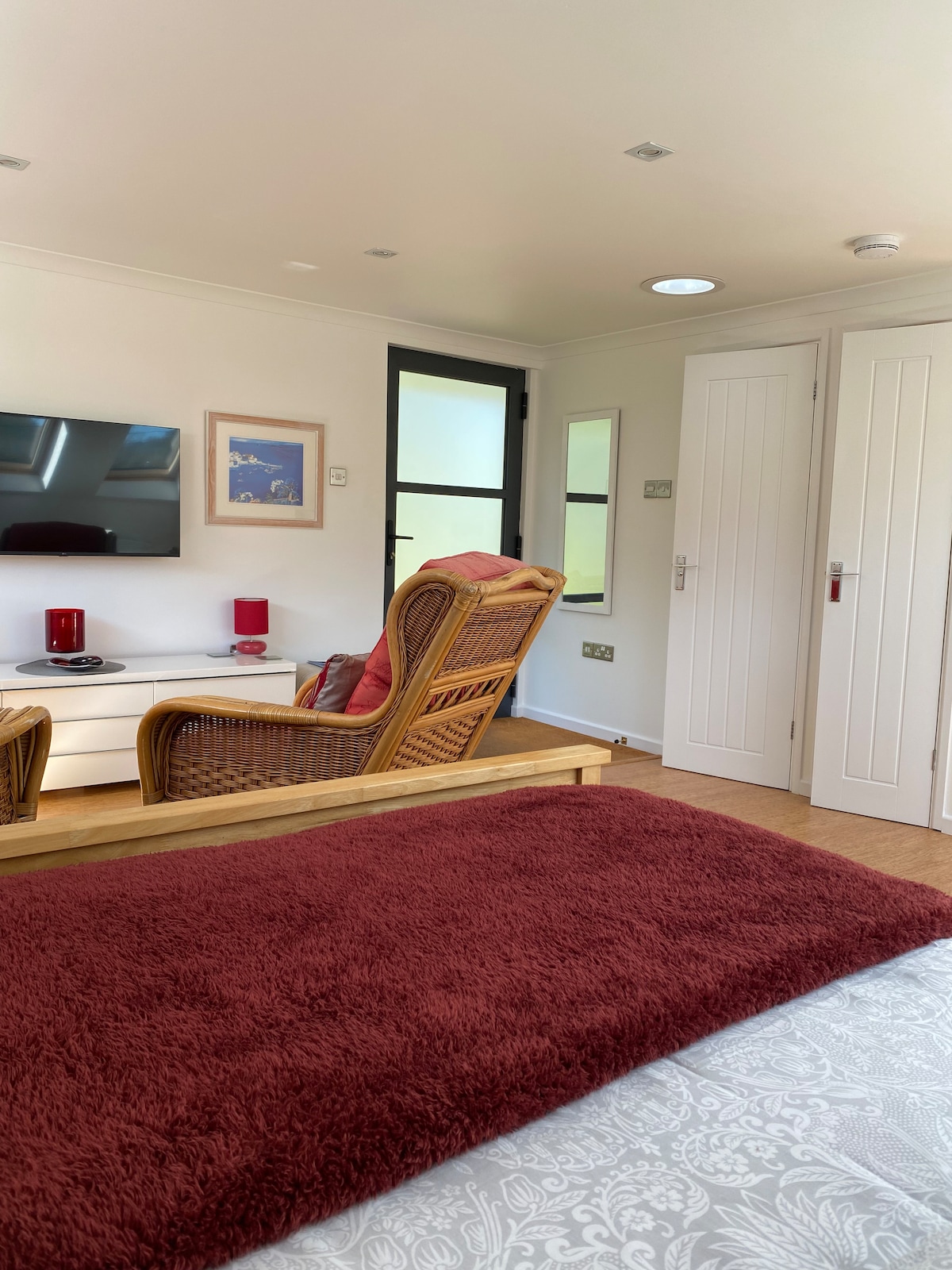 Popular Airbnb listing: Cedar Lodge with private garden +parking near Looe in Deviock