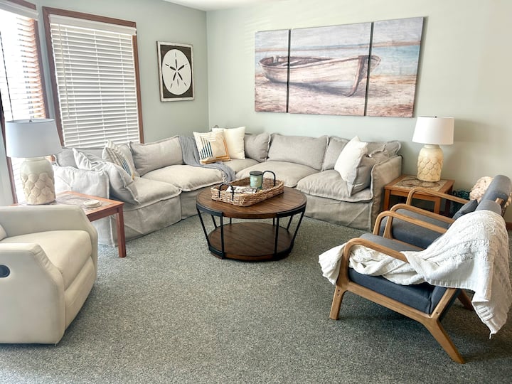 Mommom's Beach Cottage - Fenwick Island, DE