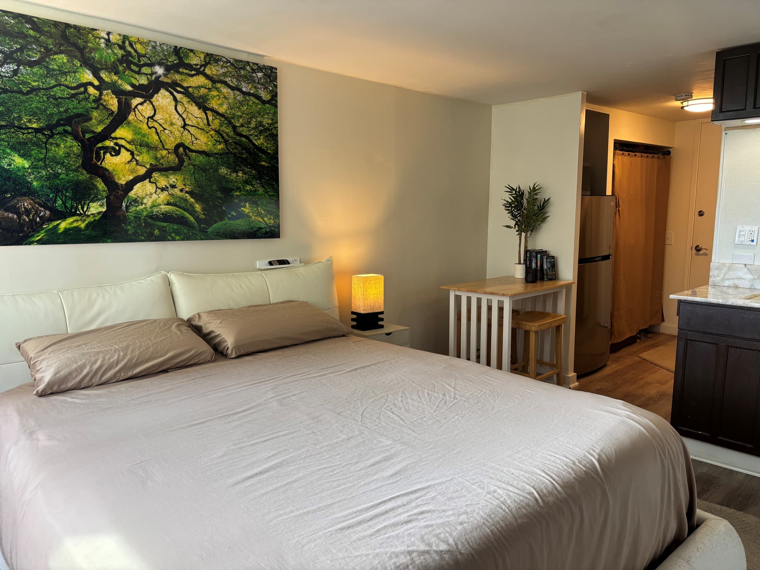 TWP 1005 Charming & Cozy Studio w/Parking - Image 1