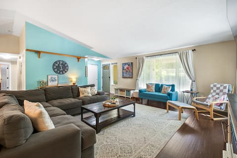 Countryside Getaway: King beds|Fire pit|Fast wi-fi