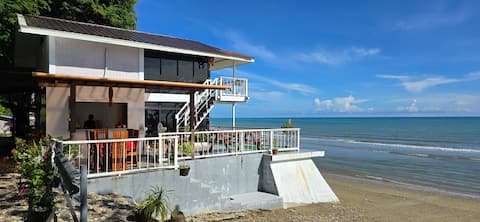 Private Beachfront Villa - Little House by the Sea