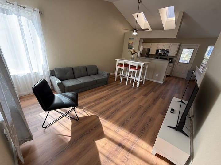 Comfy 2 Bedroom Ranch Home On Quiet Cul-de-sac - Castle Rock, CO