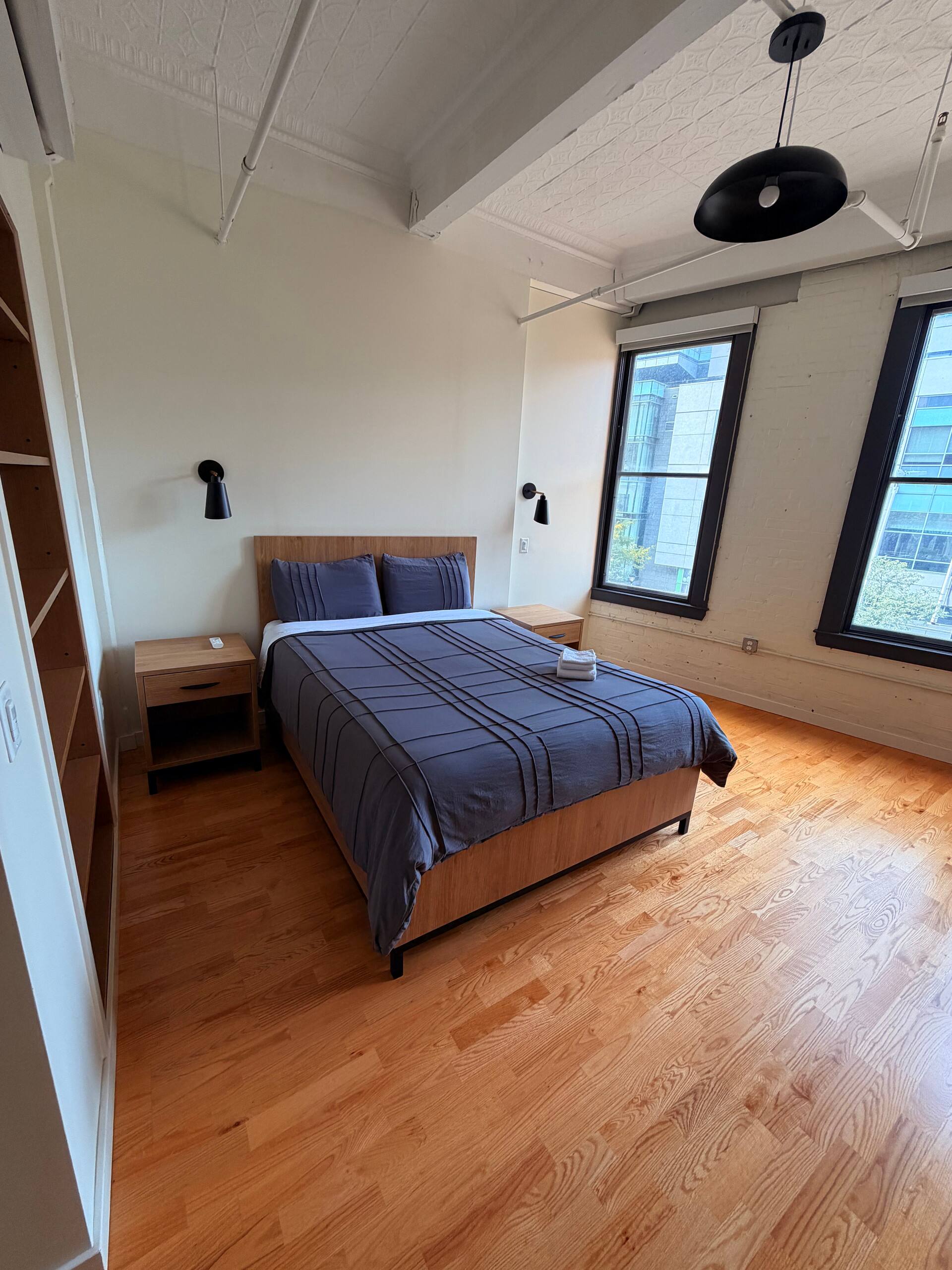 Trumbull Fully Furnished Loft Style Apartment WiFi