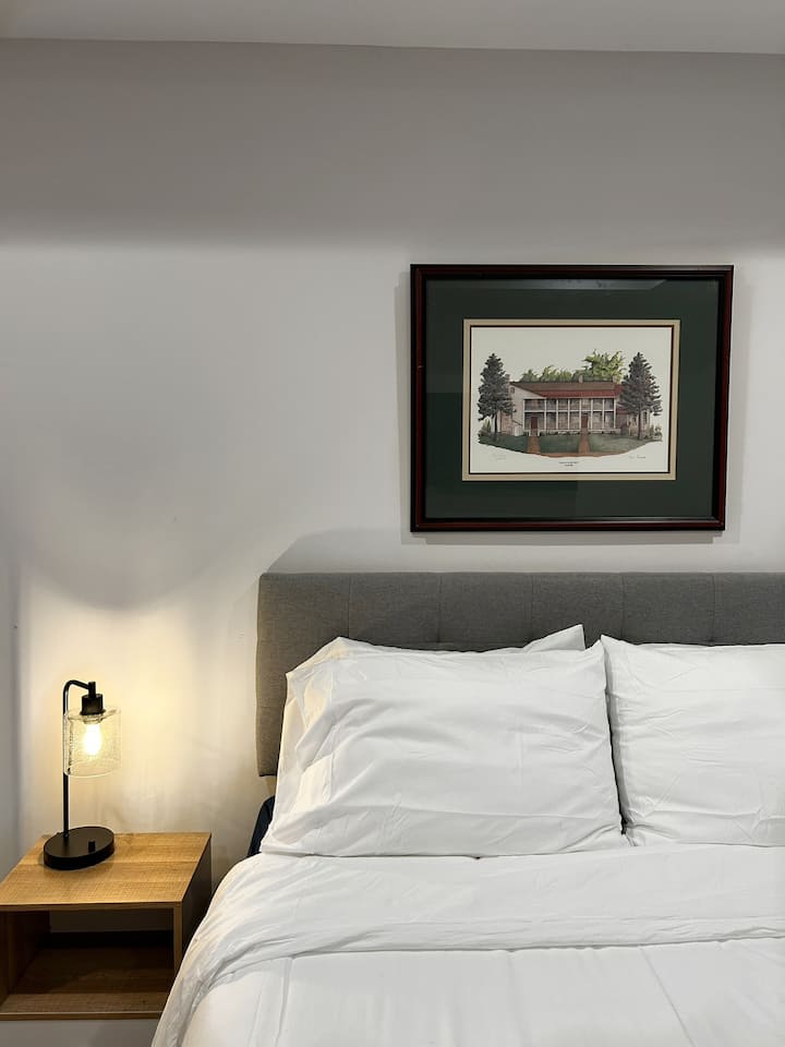 Bedroom 1 - Master Bedroom