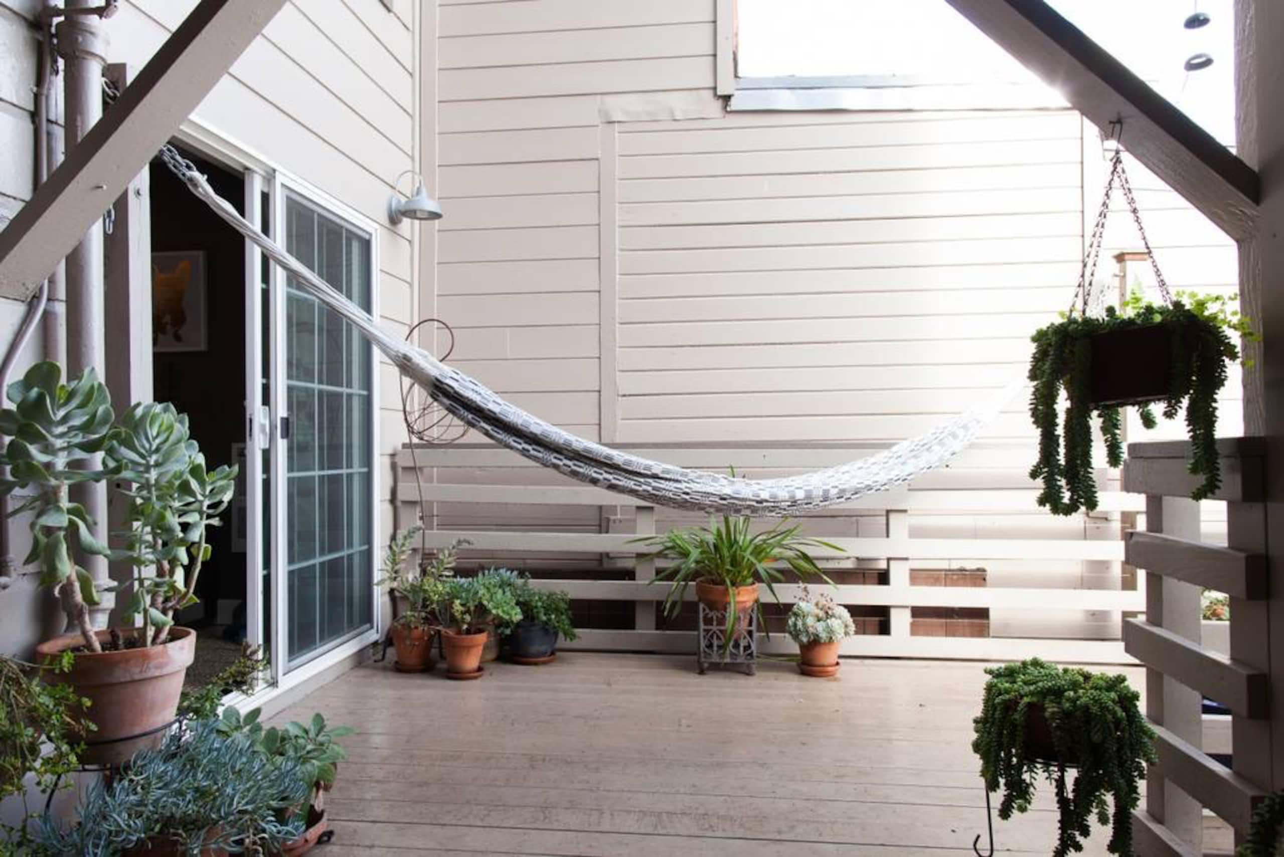 Private Lux Studio Apt. W Garden/Hammock BART - Image 22