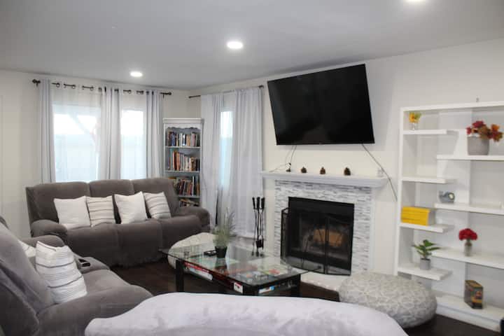 Spacious. Basketball. Backyard. Laundry Room. - Lancaster, CA