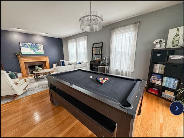 Southie Condo-By Subway-Bring Pets-Pool Table