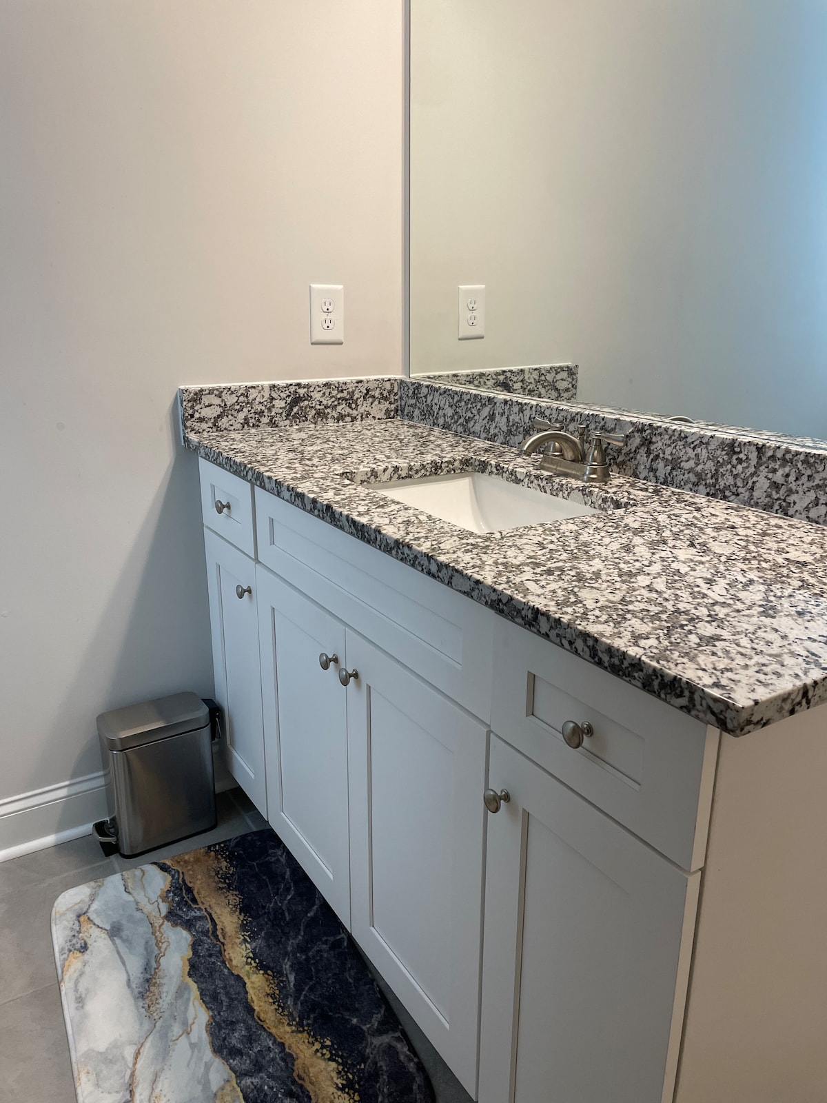 Clean Quiet Room Near Road Atlanta WiFi