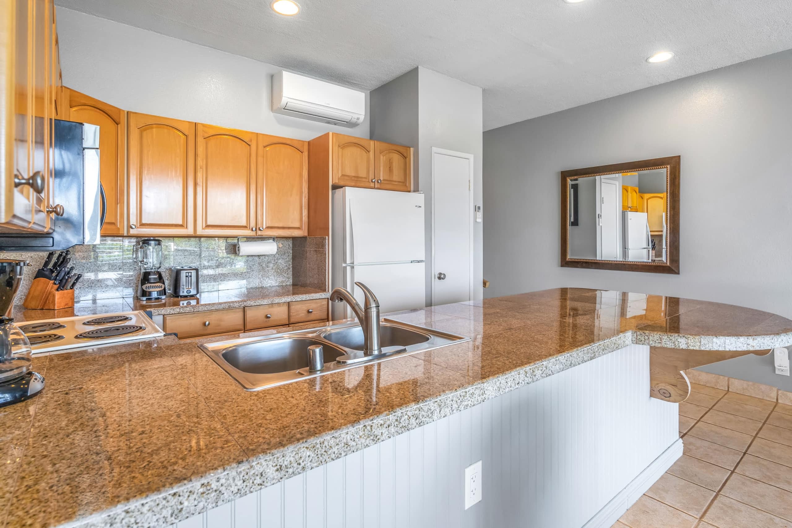 Condo in Lahaina · ★4.94 · 1 bedroom · 2 beds · 1 bath - Image 25