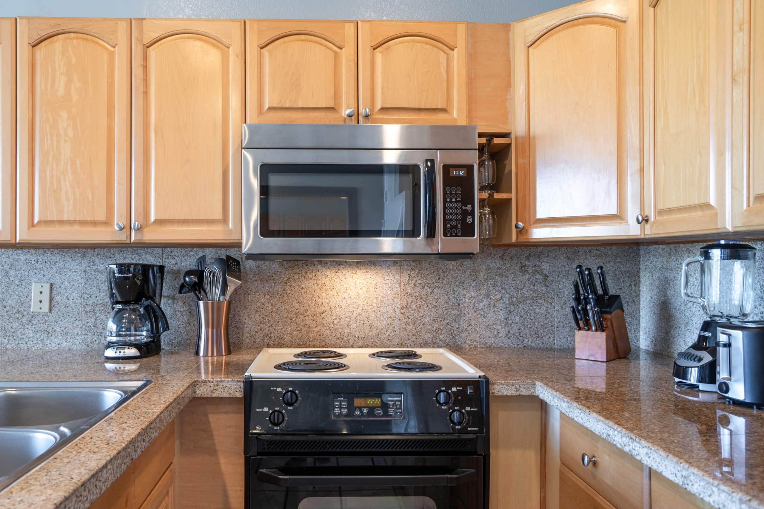 Condo in Lahaina · ★4.94 · 1 bedroom · 2 beds · 1 bath - Image 22