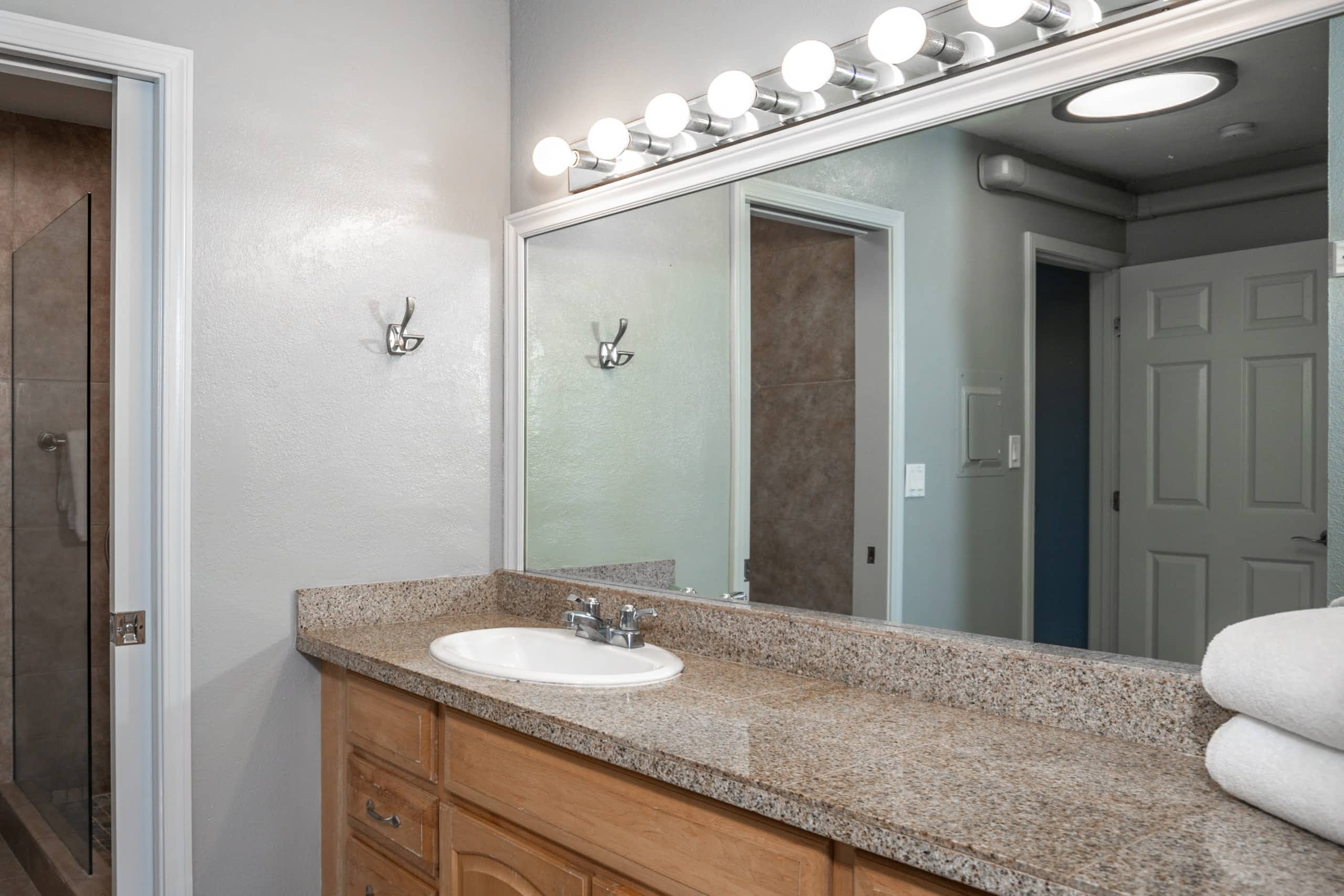 Condo in Lahaina · ★4.94 · 1 bedroom · 2 beds · 1 bath - Image 28